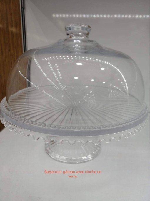 Présentoir en verre avec cloche 