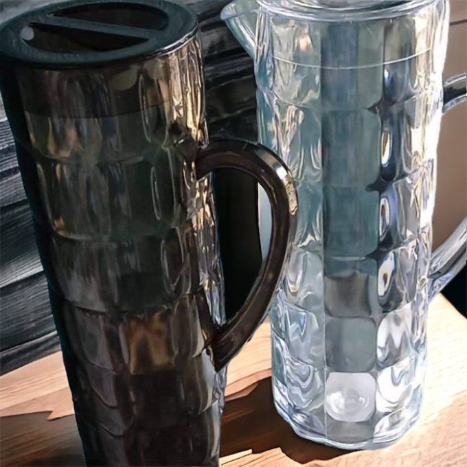 Carafe avec couvercle 