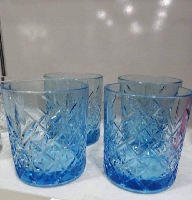 Lot de 4 Verres petit modèle 